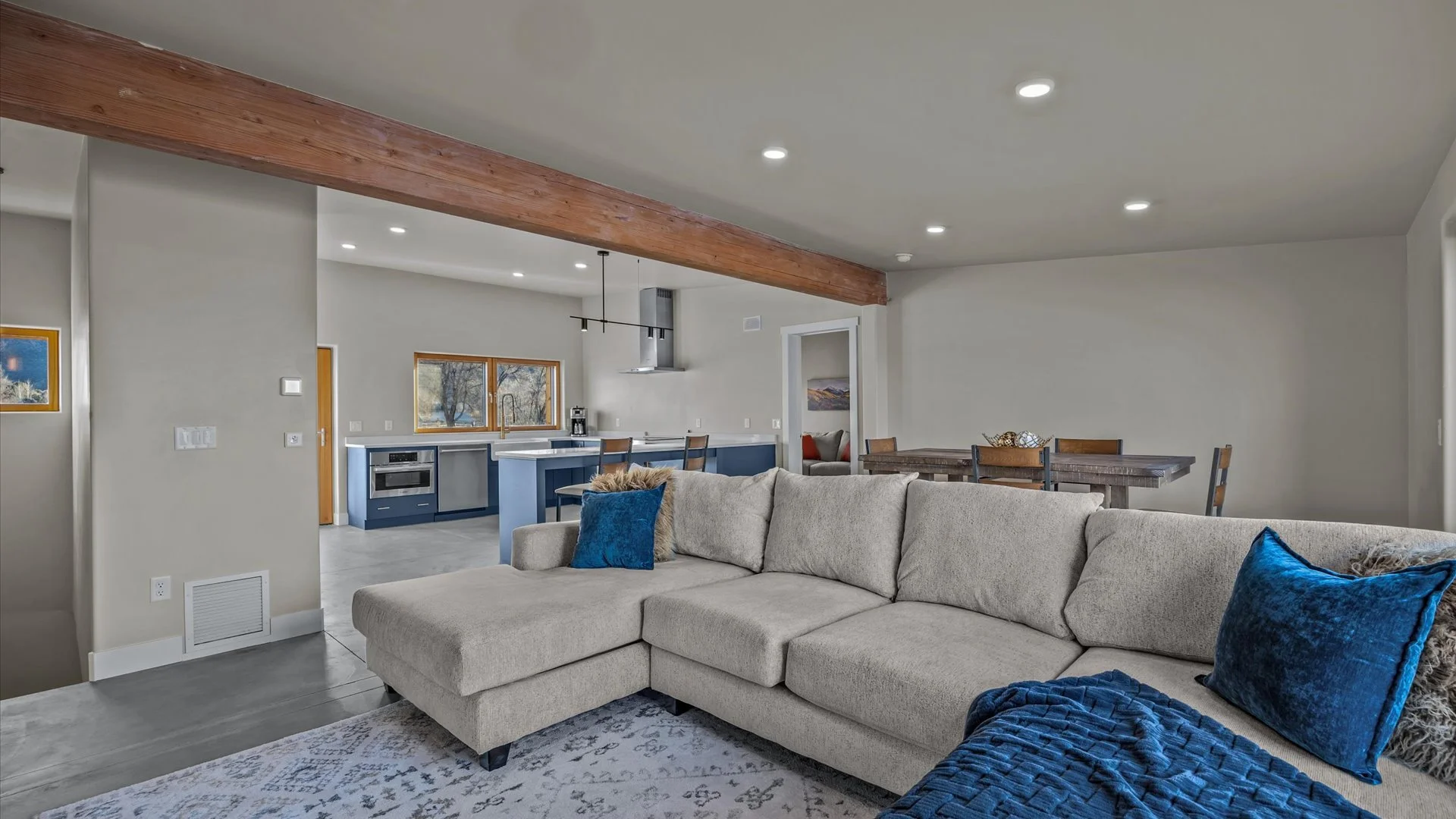 08-1970 Broadway-8.jpg